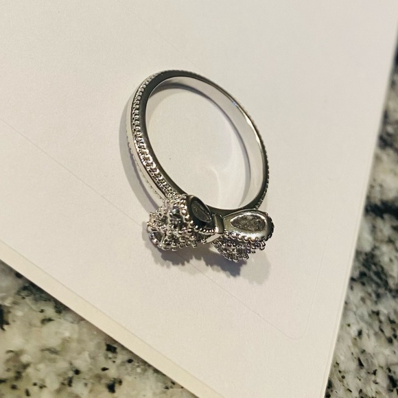 Bowknot 925 Sterling Silver Ring. Cubic Zirconia Rhinestone. Size 8. - Picture 12 of 13